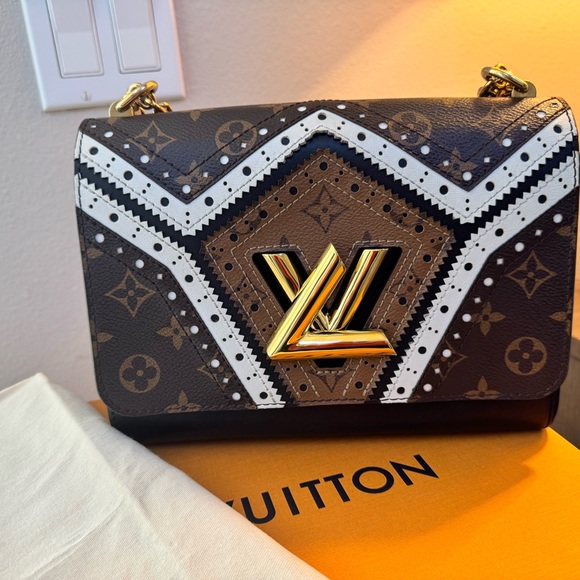Louis Vuitton Handbags - Louis Vuitton Limited edition Twist monogram Geometric Shoulder-cross body Bag.